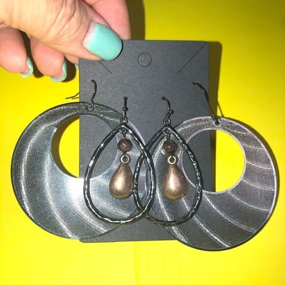 8 pair black earrings lot - Picture 4 of 7